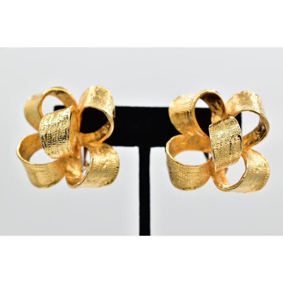 Vintage Bow Clip On Earrings Gold Tone Christmas Knot Large Chunky 1980s BinAZ - Picture 1 of 12